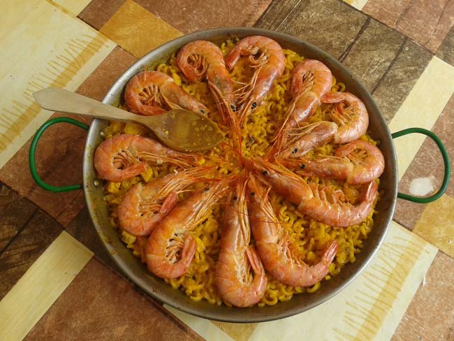 Fideuá with seafood