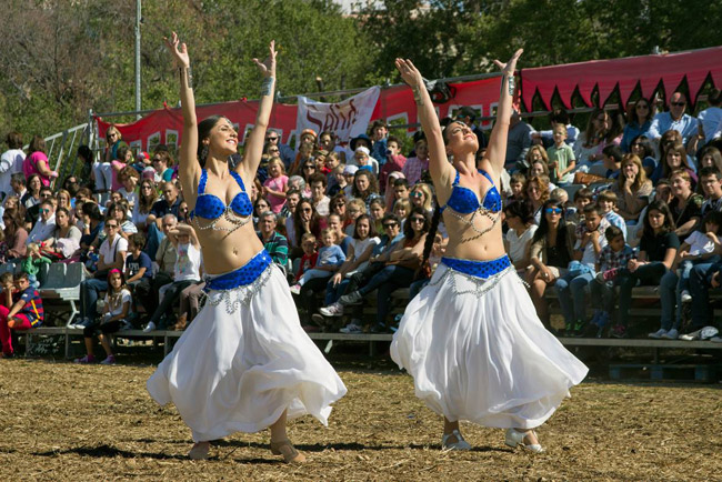 La danza es uno de los espectáculos del Mercado Cervantino